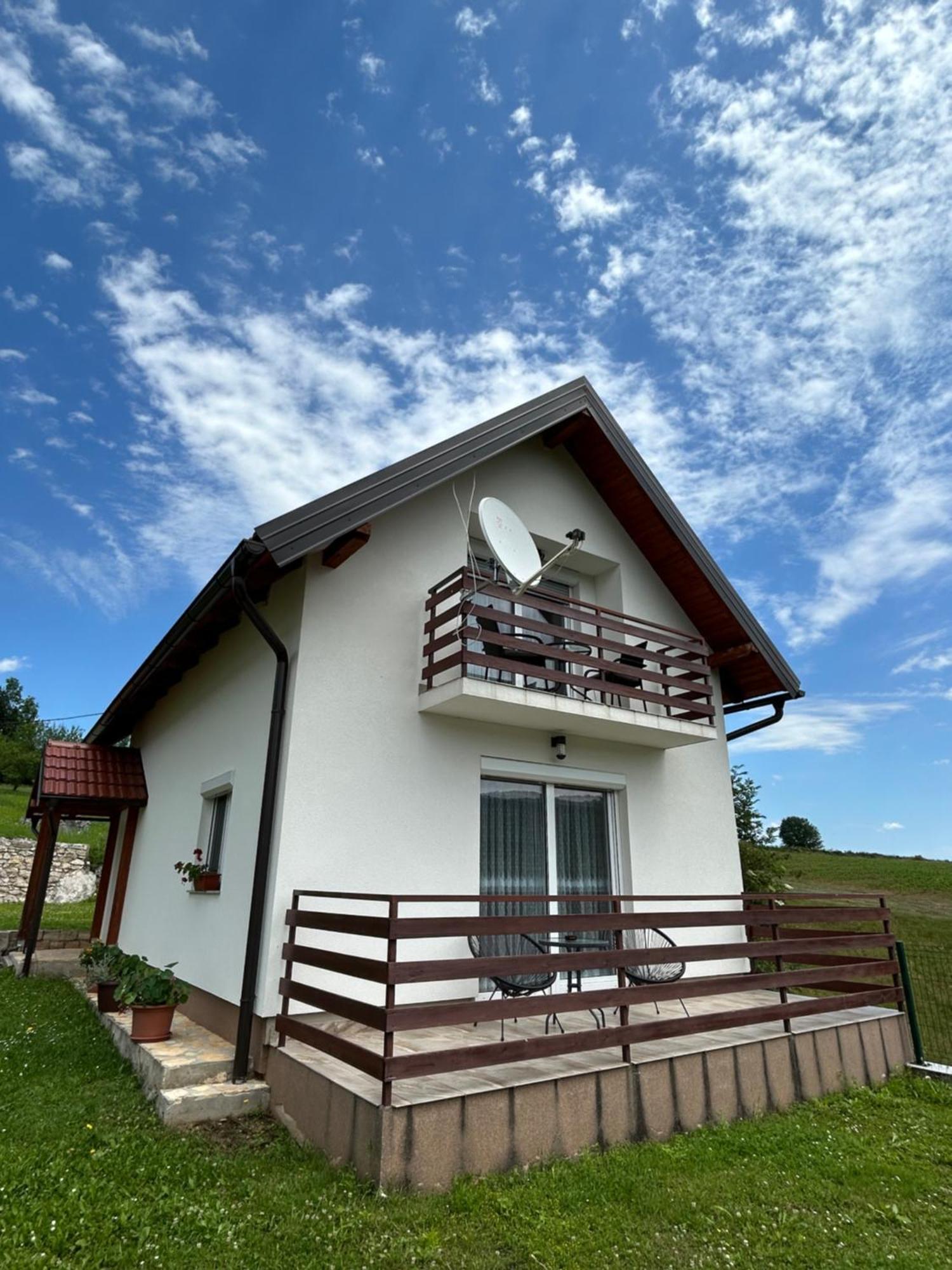 Apartments And Rooms Krizmanic Smoljanac Exterior photo